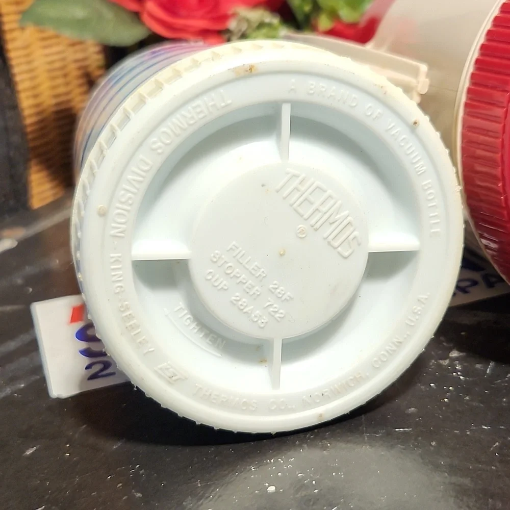 THERMO Vintage Thermoses 3